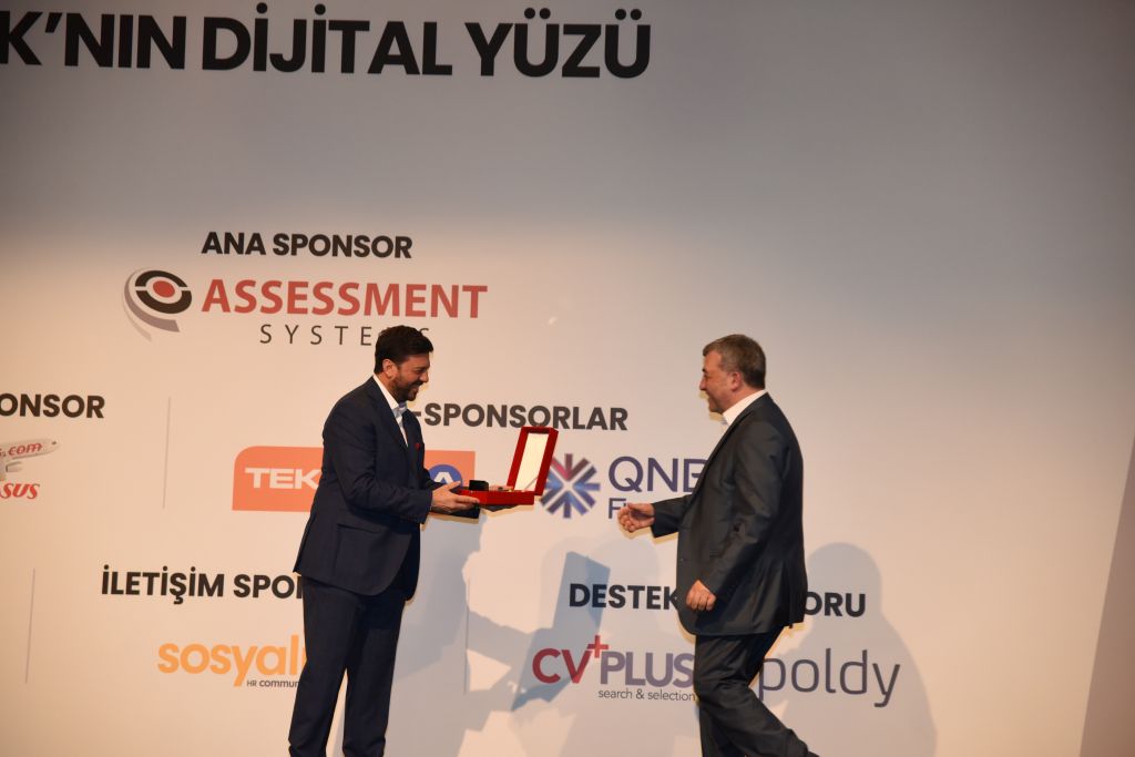 Secretcv HR SUMMIT ÖDÜL TÖRENİ 	010	